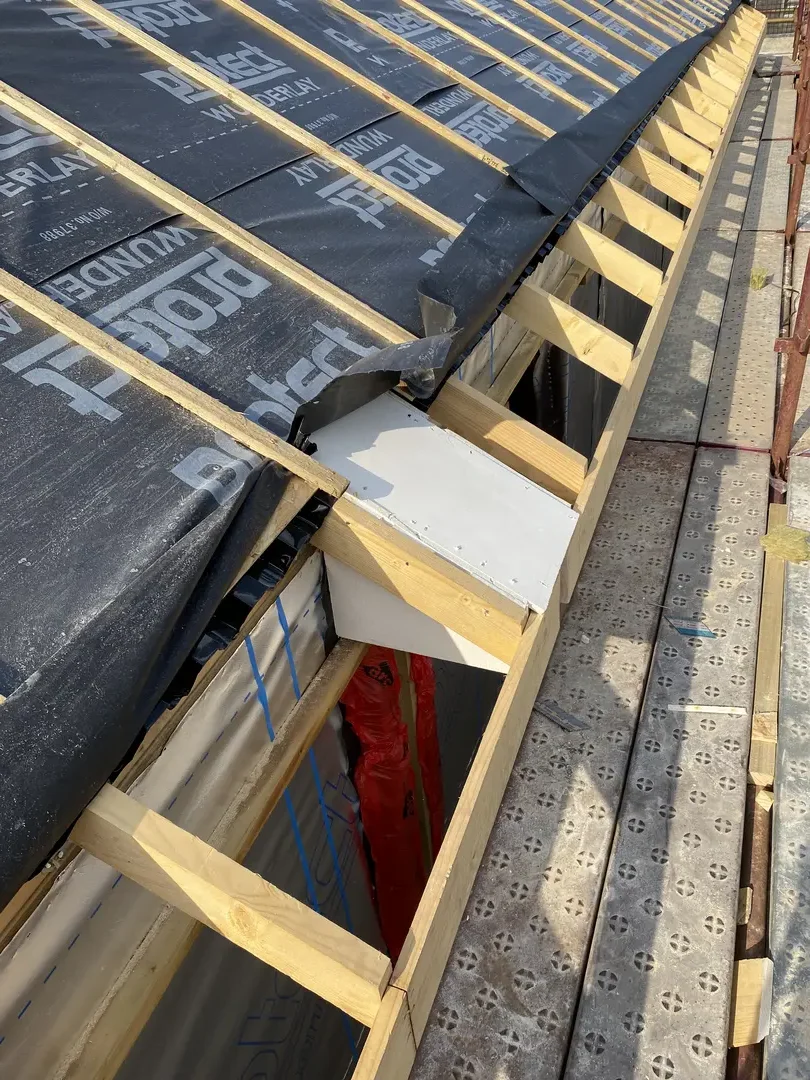 Roof battens, membrane and eaves joinery during installation